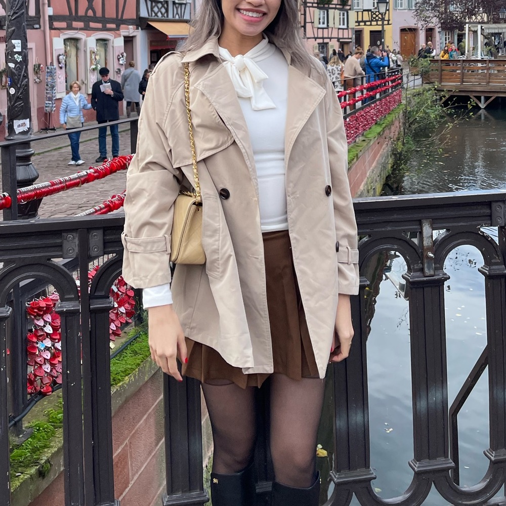 Cropped Beige Trench Coat